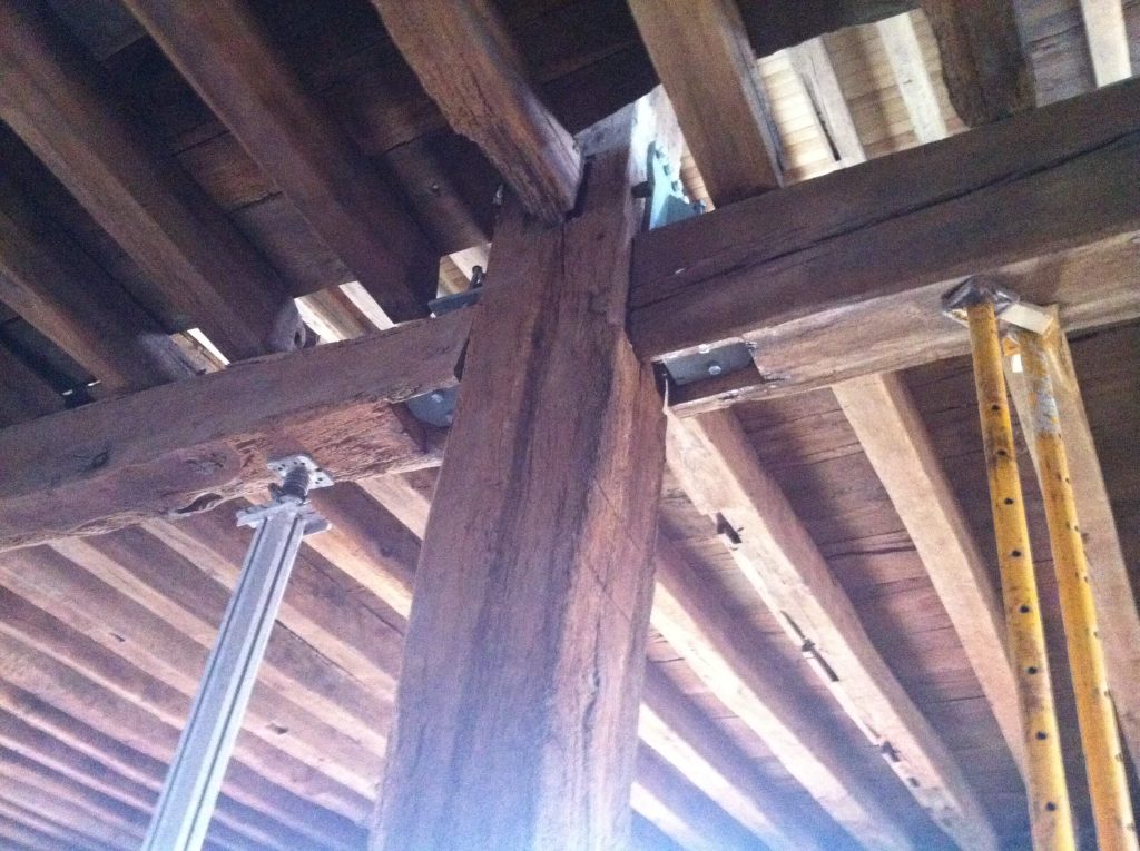 barastegi-udaletxea-egurra barastegi-udaletxea-egurra